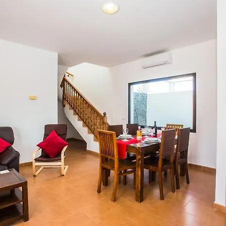 Inviting 3-bed In Playa Blanca Villa Playa Blanca (Lanzarote)