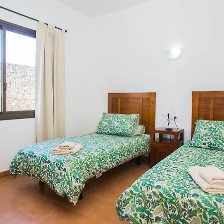 Villa Inviting 3-bed In Playa Blanca