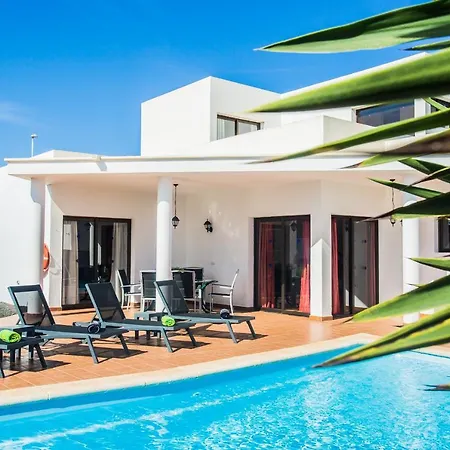 וילה Inviting 3-bed In Playa Blanca